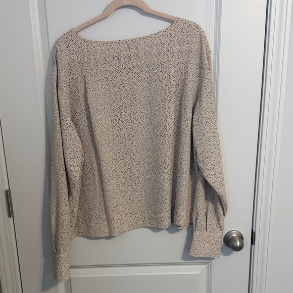LOFT Cream and Black Patterned Blouse - Picture 3 of 3